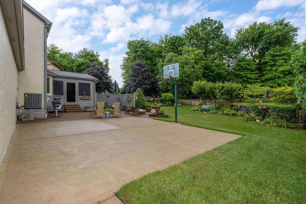 880 Riva Ridge Boulevard Gahanna, OH 43230 - Photo 6 of 79 25' X 25' BASKETBALL COURT