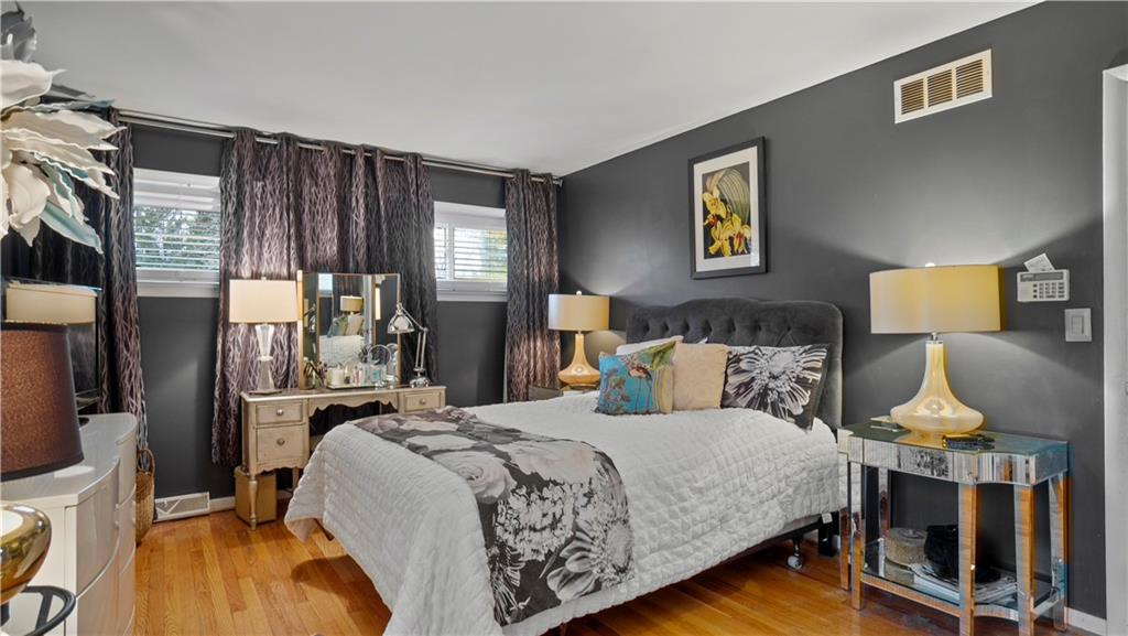 7375 Spring Mill Road Indianapolis, IN 46260 - Photo 18 of 35 Gallery Image 18