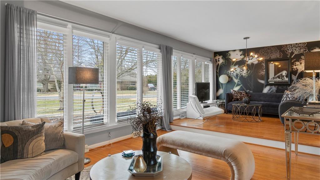 7375 Spring Mill Road Indianapolis, IN 46260 - Photo 6 of 35 Gallery Image 6