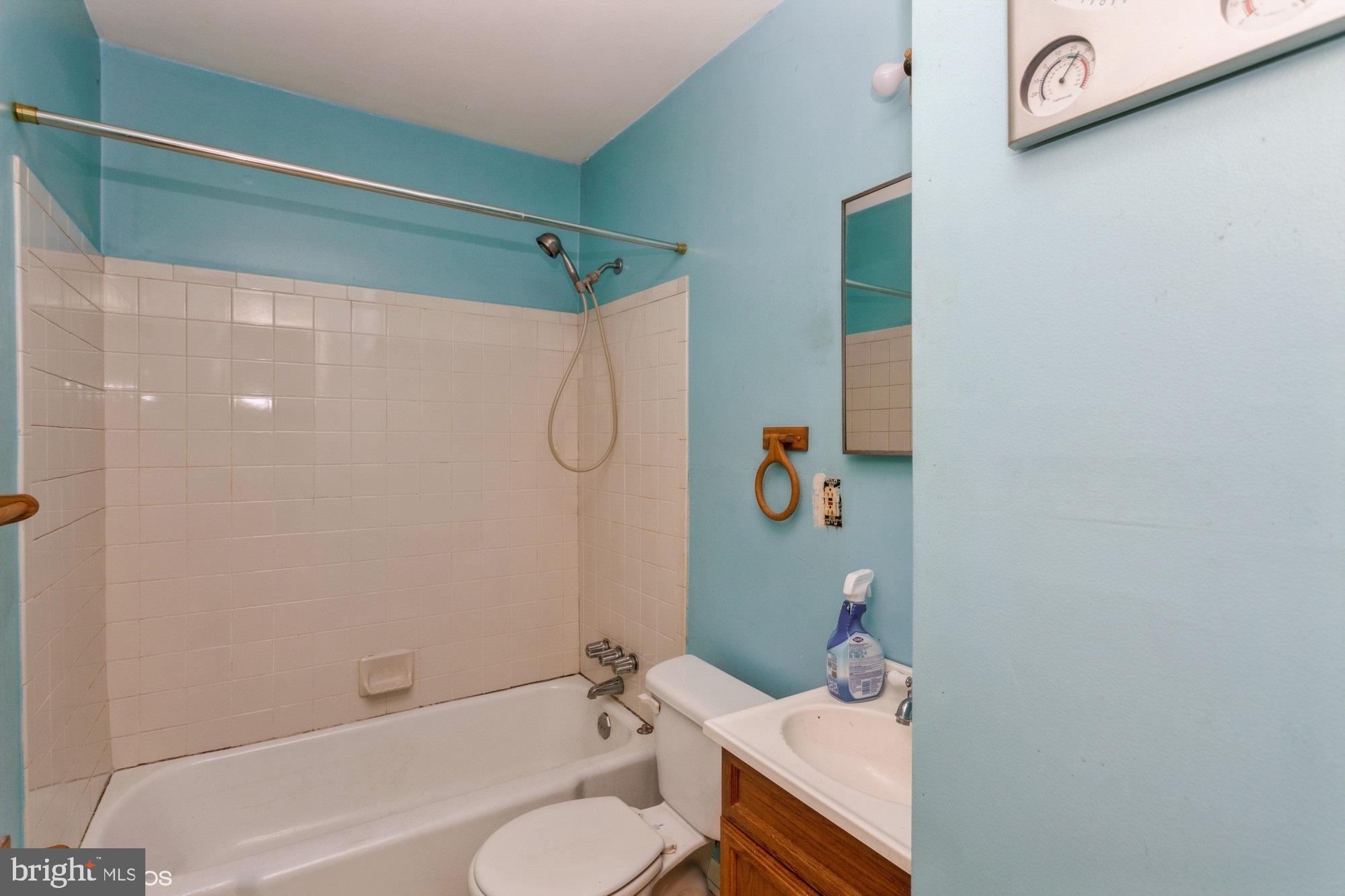 6609 Harrison Road Fredericksburg, VA 22407 - Photo 13 of 21 2nd bath