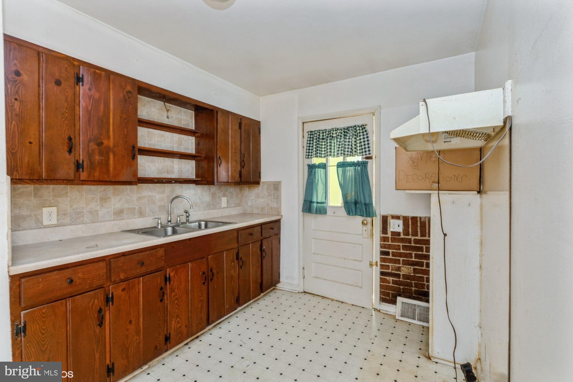 6609 Harrison Road Fredericksburg, VA 22407 - Photo 7 of 21 Kitchen