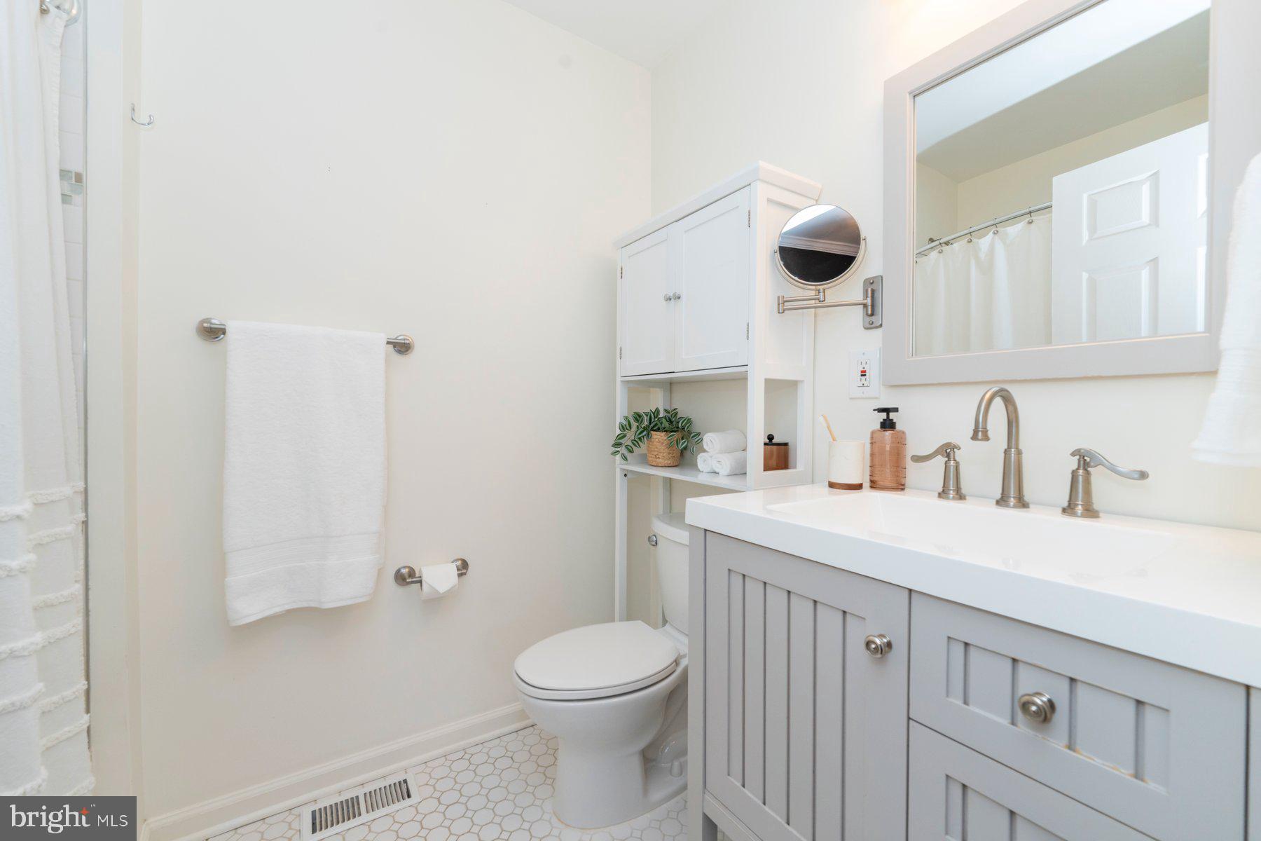 1207 Brixton Road Baltimore, MD 21239 - Photo 17 of 25 Gallery Image 17