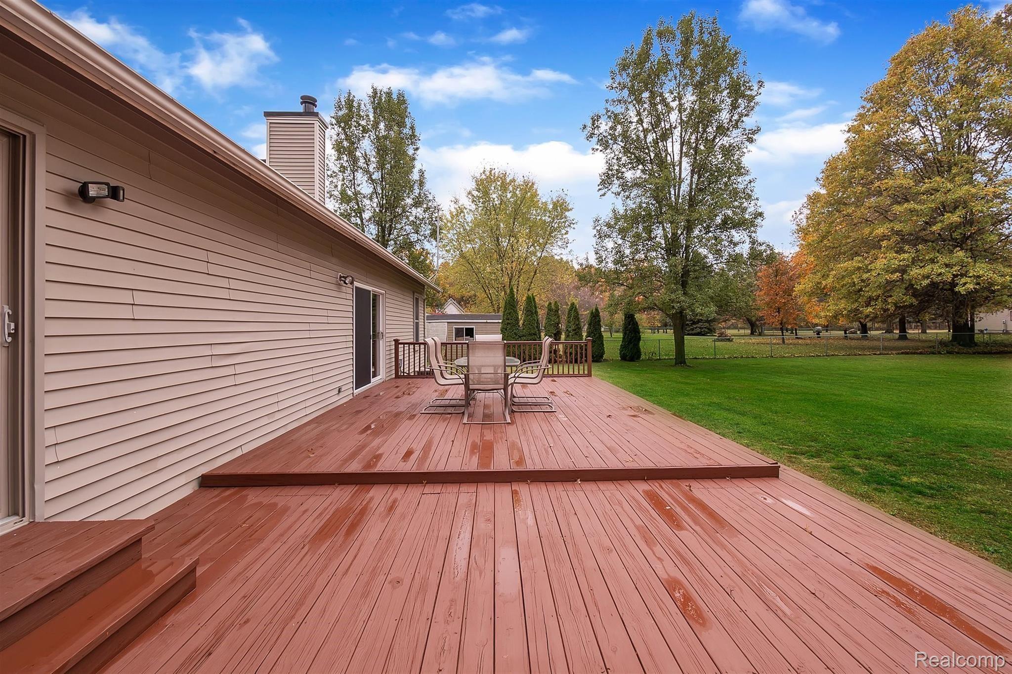 23400 Bohn Road Belleville, MI 48111 - Photo 15 of 43 Deck N.jpg