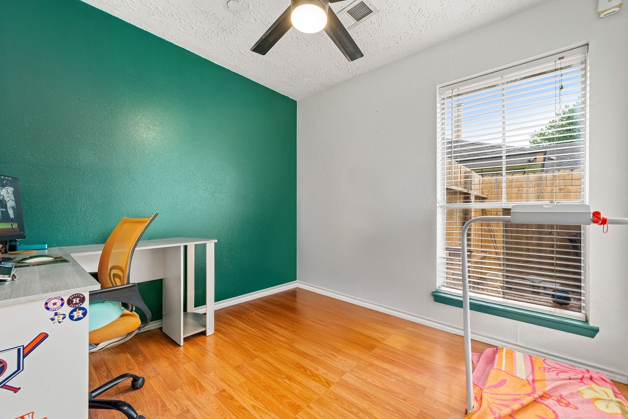 327 Brompton Court Highlands, TX 77562 - Photo 13 of 31