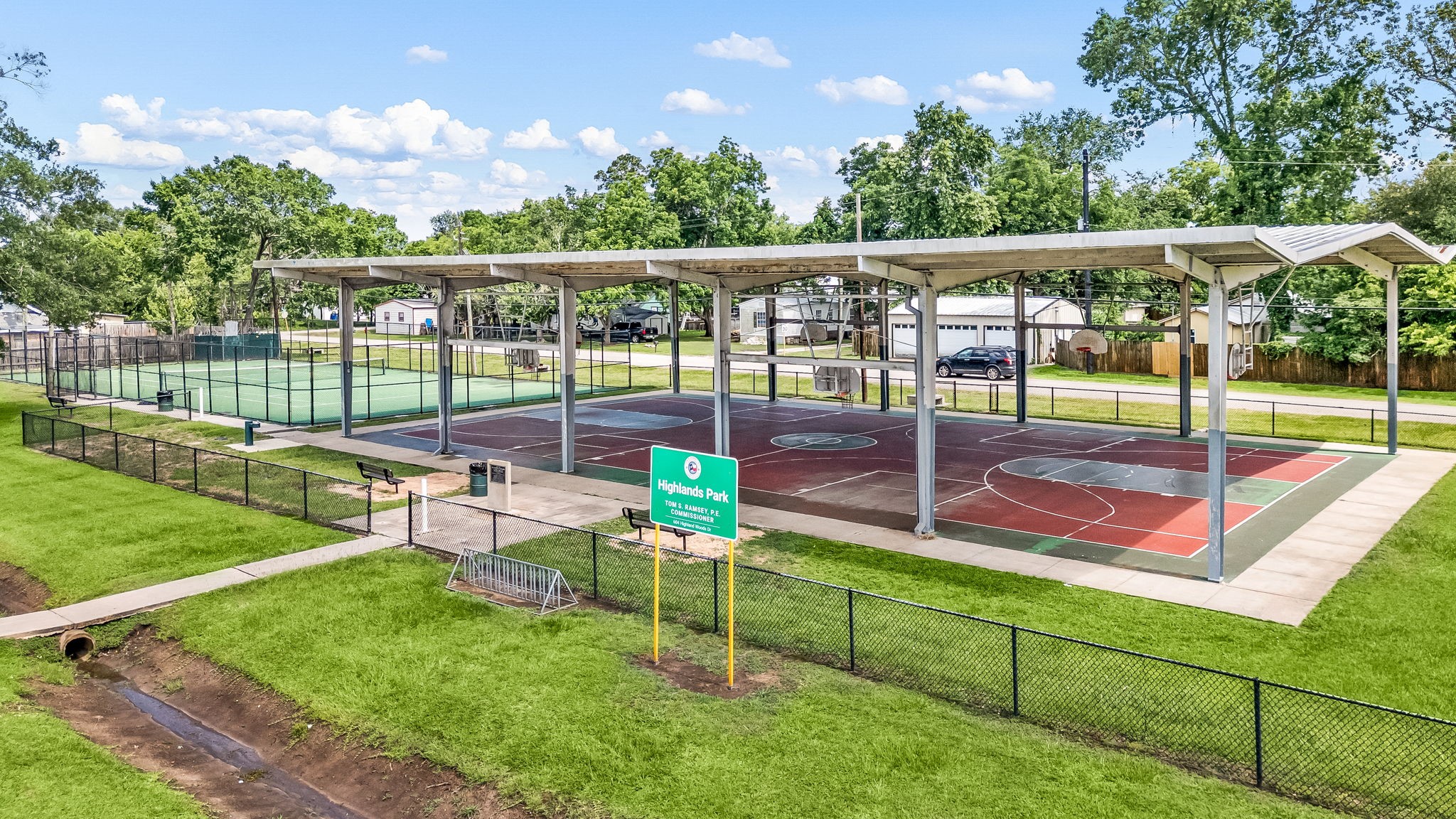 327 Brompton Court Highlands, TX 77562 - Photo 28 of 31