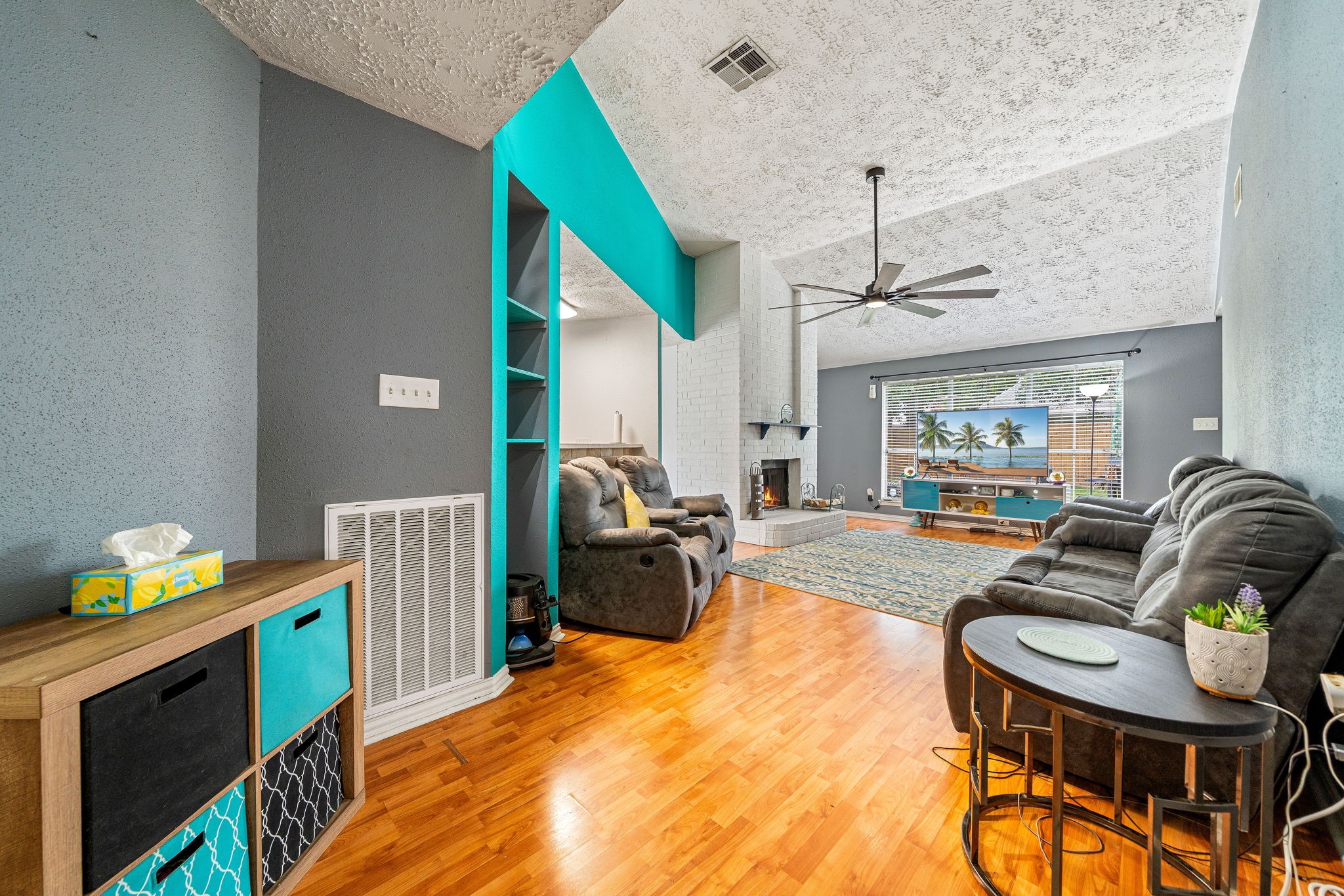 327 Brompton Court Highlands, TX 77562 - Photo 4 of 31