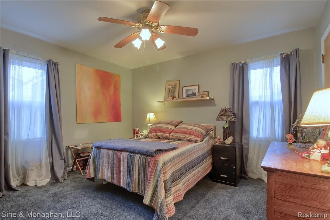 319 Lothrop Road Grosse Pointe, MI 48236 - Photo 21 of 29 23-3rd Bedroom.jpg