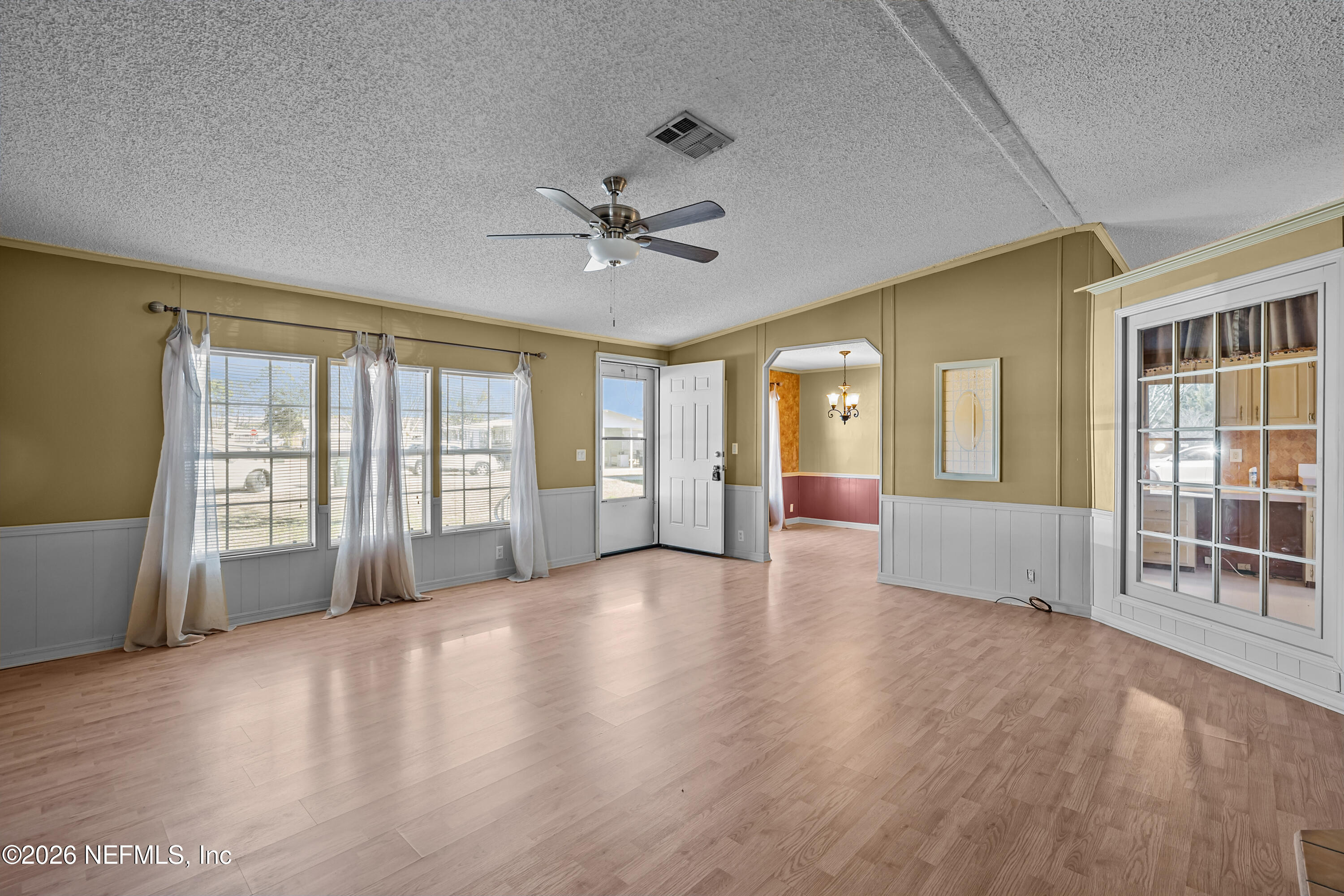 6109 5th Manor West Palatka, FL 32177 - Photo 5 of 24 09-JWLeeMedia8100