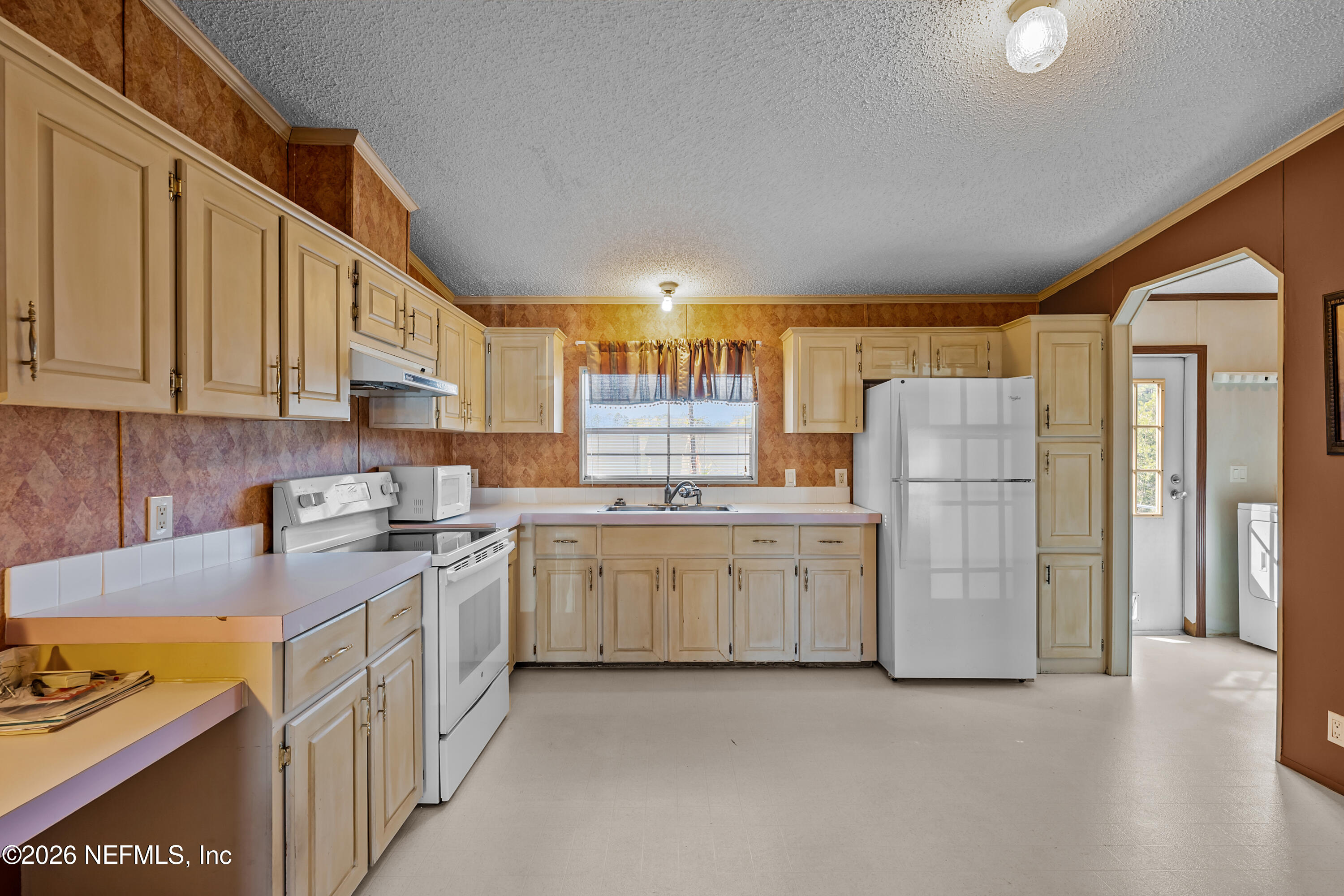 6109 5th Manor West Palatka, FL 32177 - Photo 8 of 24 12-JWLeeMedia8109