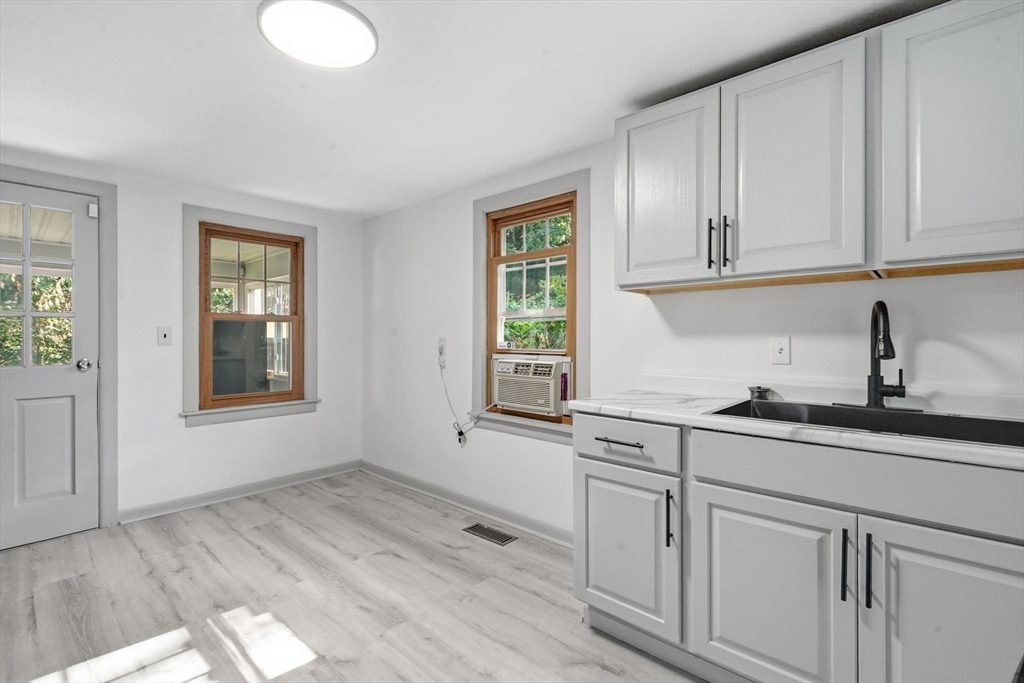 85 Silas Street Springfield, MA 01109 - Photo 13 of 21 Gallery Image 13