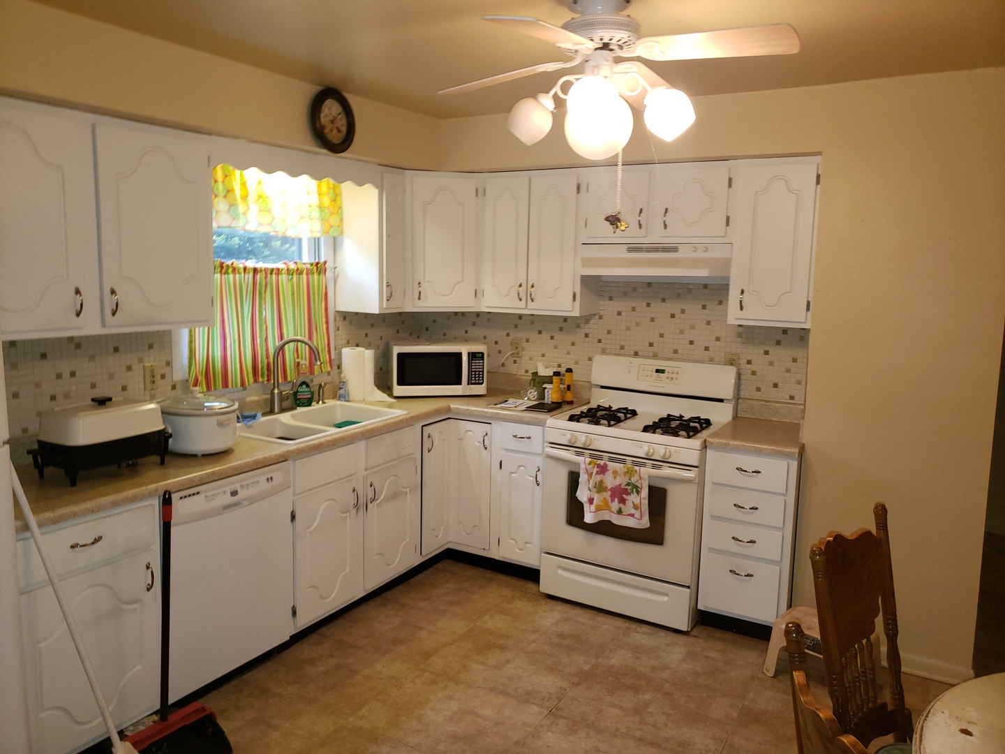 550 East Briarcliff Road Bolingbrook, IL 60440 - Photo 5 of 14