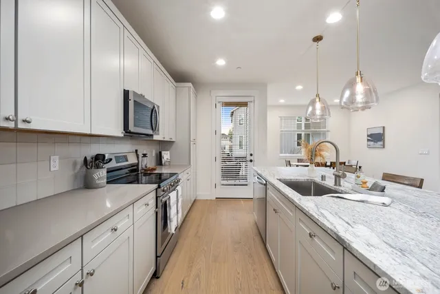 $1,050,000 | 20 160th Place Southeast, Bothell, WA 98012