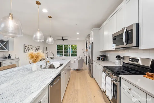 $1,050,000 | 20 160th Place Southeast, Bothell, WA 98012