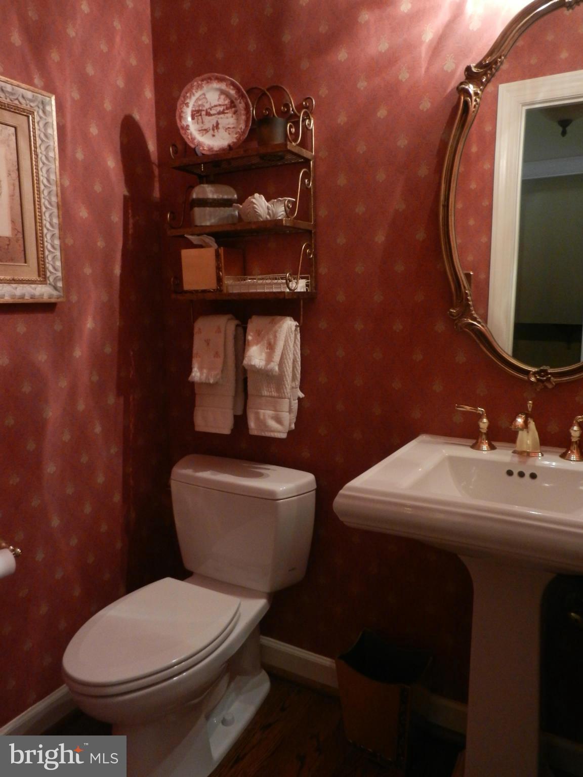 6366 Lee Forest Path Centreville, VA 20120 - Photo 13 of 30 Bath