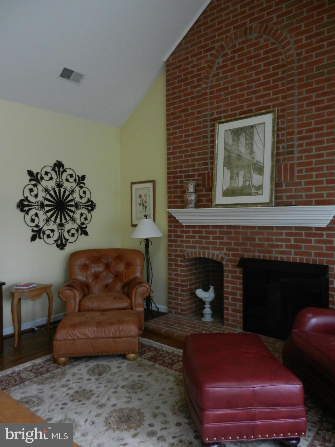6366 Lee Forest Path Centreville, VA 20120 - Photo 15 of 30 Family Room