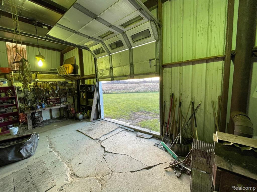 8191 Oatman Road Avoca, MI 48006 - Photo 14 of 55
