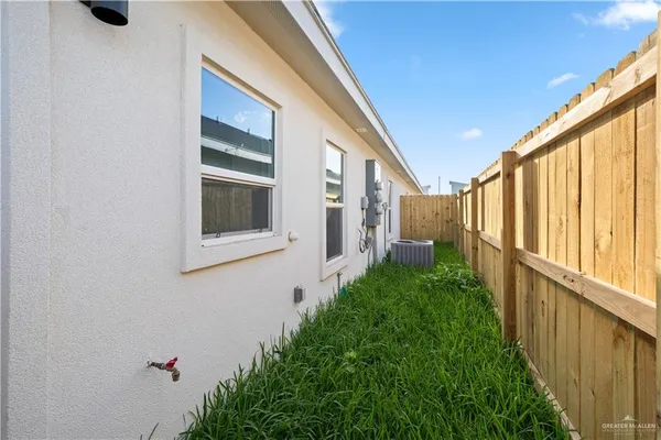 $1,250 | 501 North Onyx Avenue, Unit 1, Edinburg, TX 78541