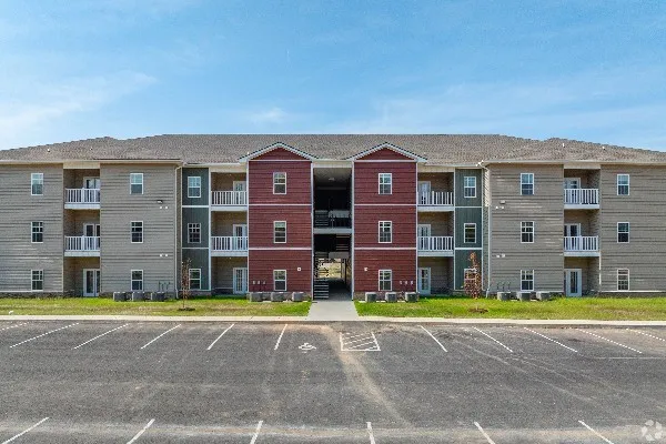 $1,400 | 15 Millswood Drive, Unit B202, Clarksville, TN 37042