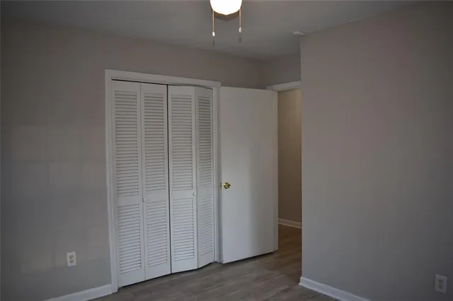 an empty room with a hallway