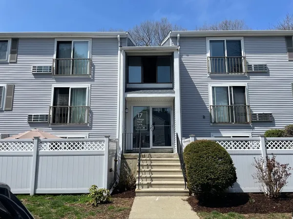 $1,900 | 17 Village Rock Lane, Unit 14, Natick, MA 01760