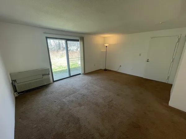 $1,900 | 17 Village Rock Lane, Unit 14, Natick, MA 01760