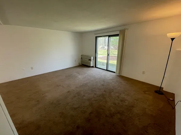 $1,900 | 17 Village Rock Lane, Unit 14, Natick, MA 01760