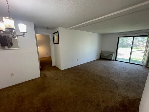 $1,900 | 17 Village Rock Lane, Unit 14, Natick, MA 01760