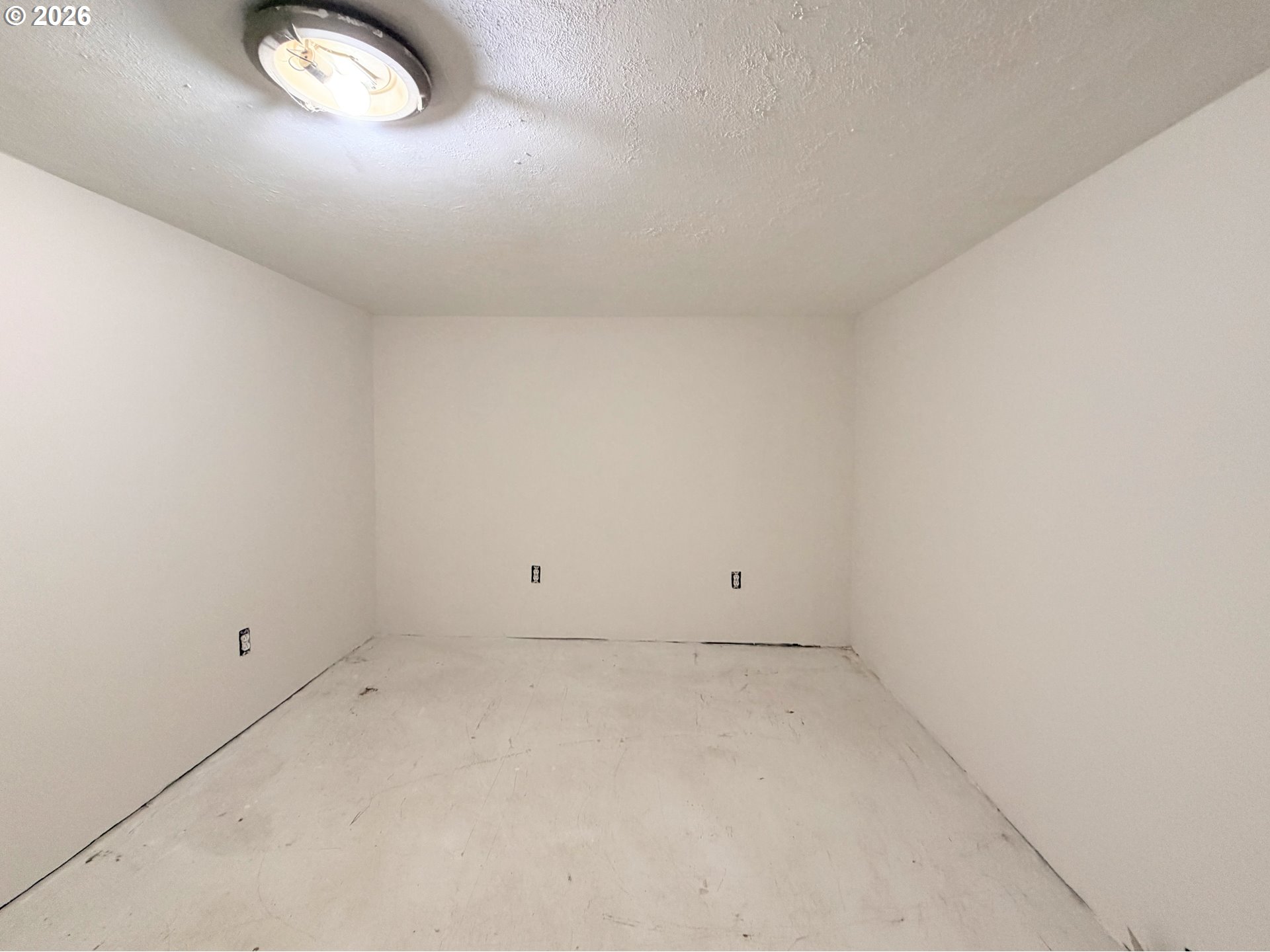 1207 10th Street La Grande, OR 97850 - Photo 9 of 13 a view of room