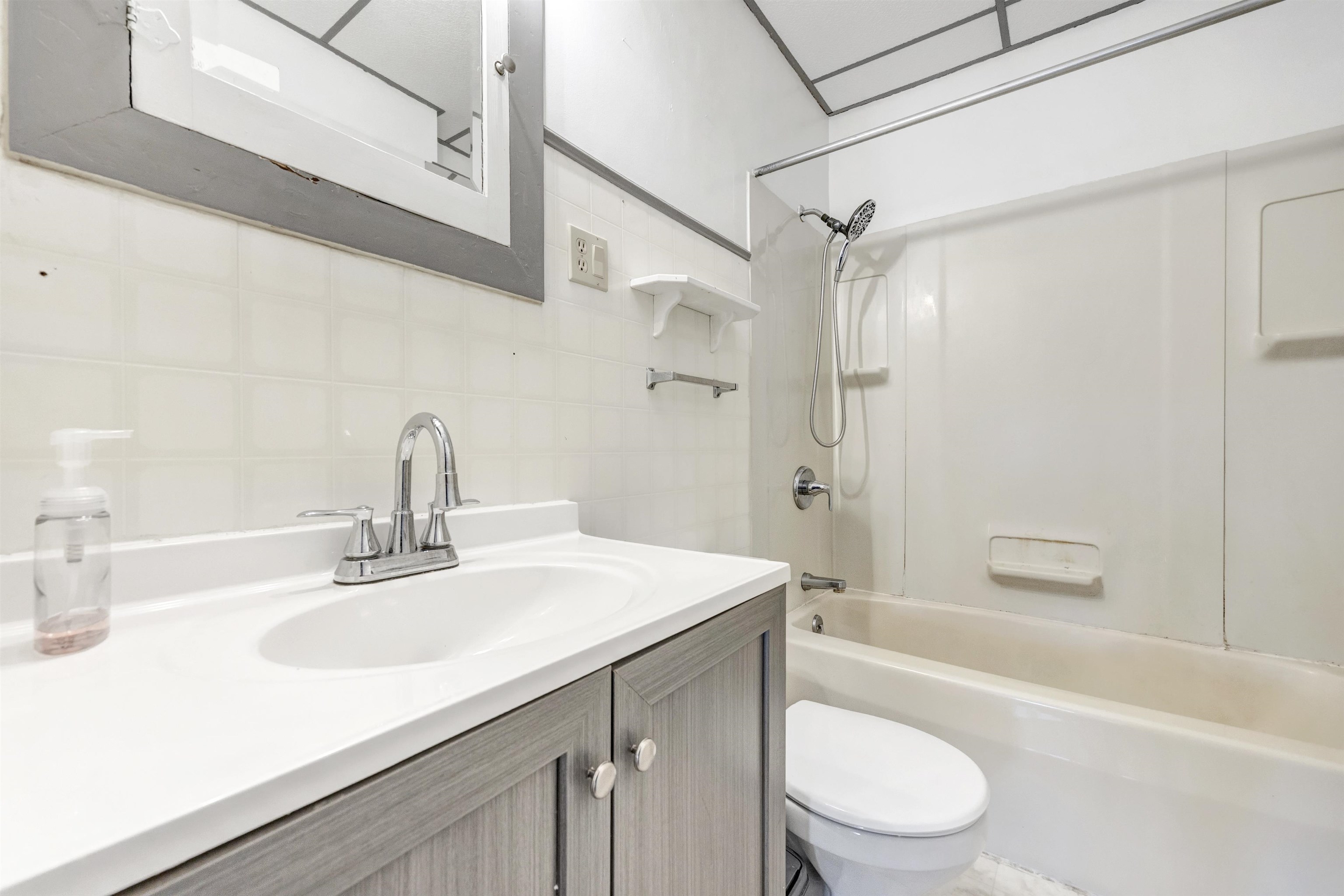 1012 Green Street Manitowoc, WI 54220 - Photo 12 of 22