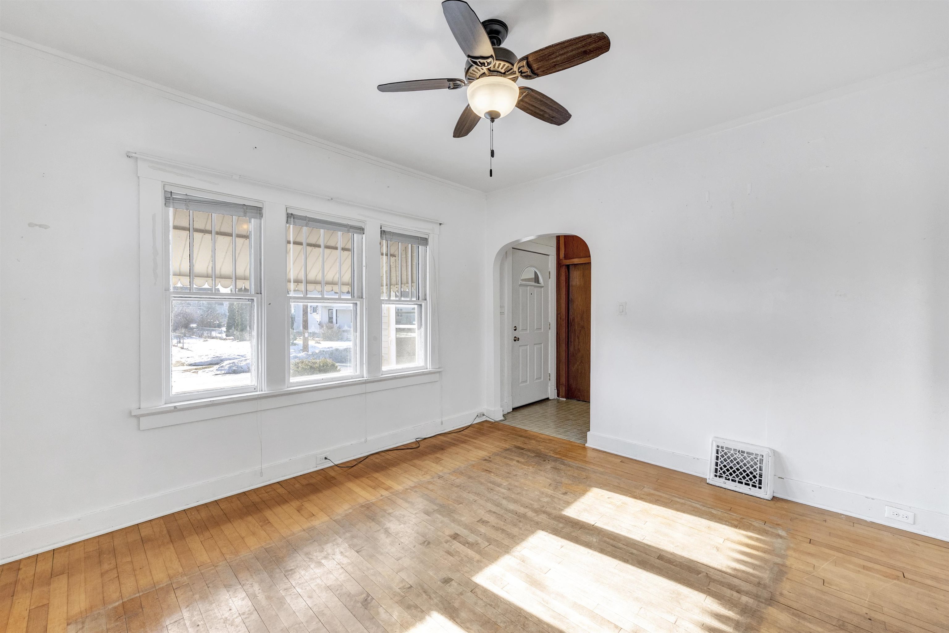 1012 Green Street Manitowoc, WI 54220 - Photo 2 of 22