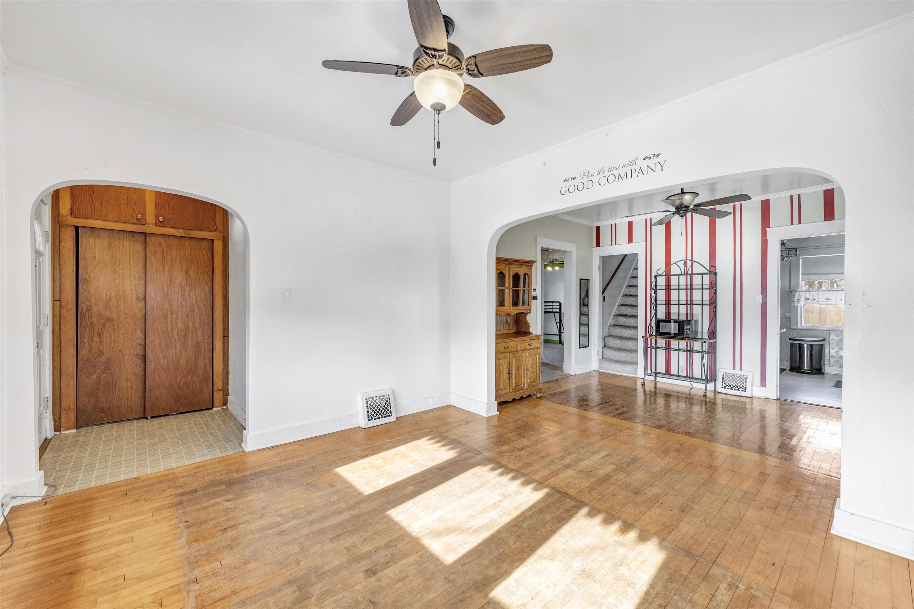 1012 Green Street Manitowoc, WI 54220 - Photo 3 of 22