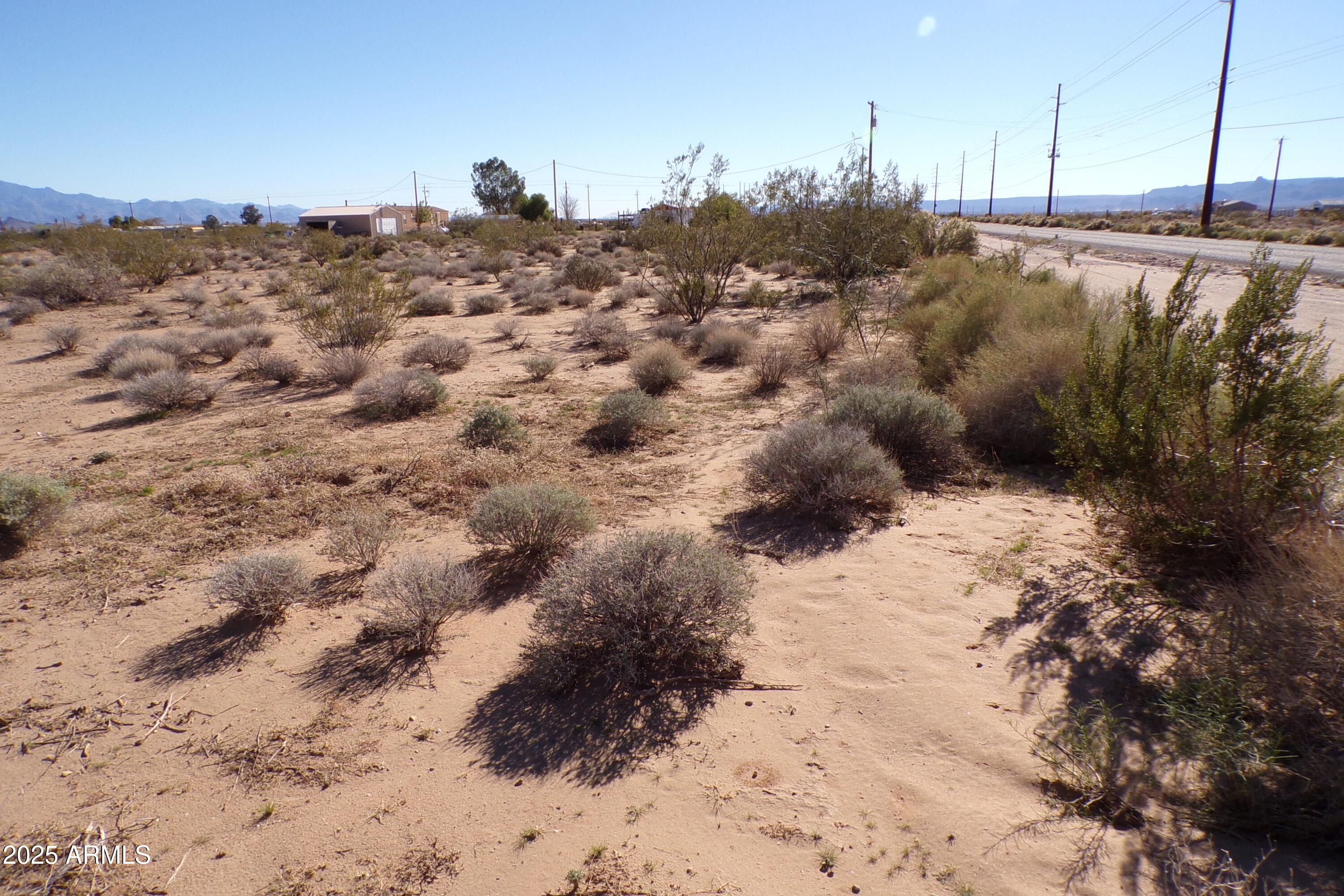 1152 Colorado Road Golden Valley, AZ 86413 - Photo 29 of 47 a view of a dry yard