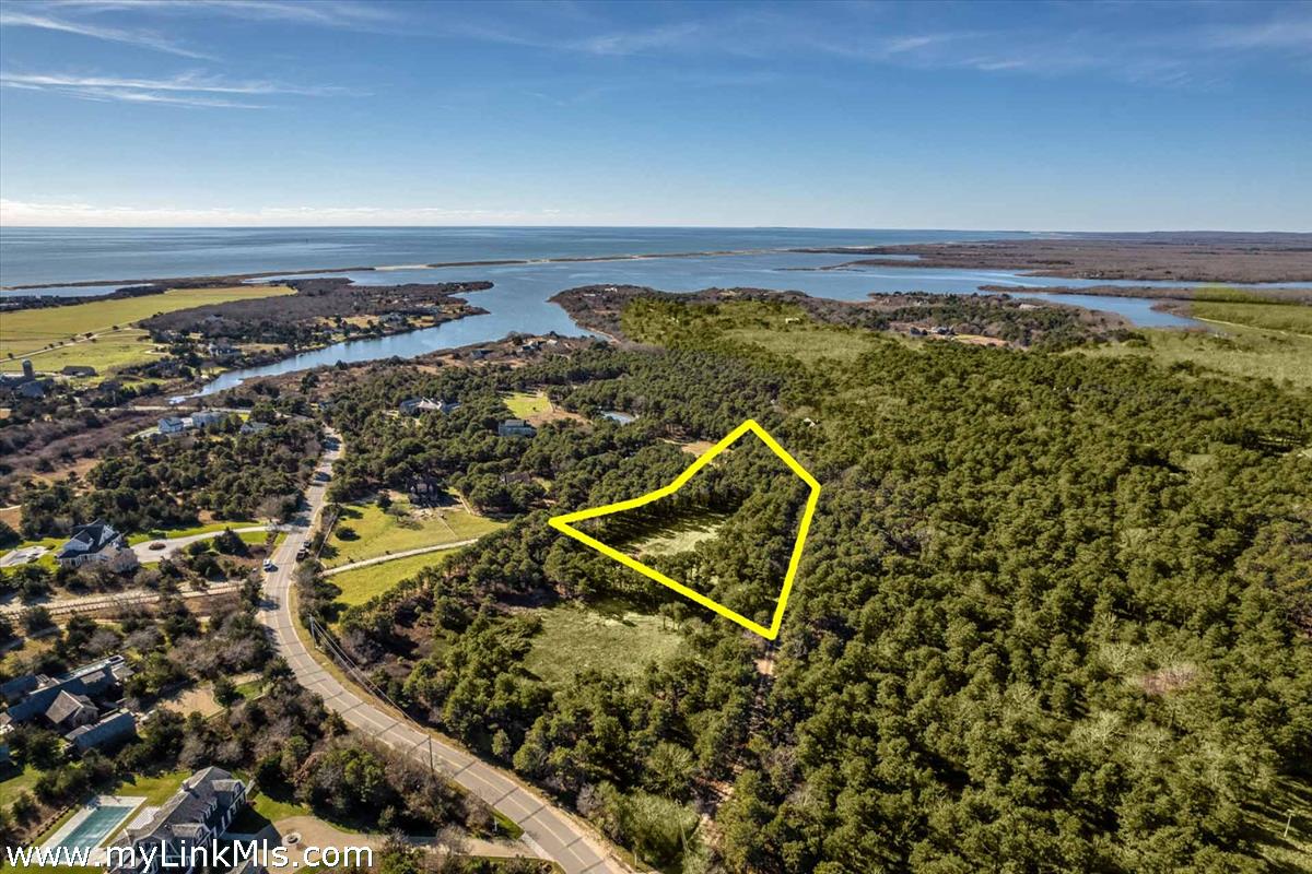 9 Turkeyland Cove Road Edgartown, MA 02539 - Photo 1 of 7 Gallery Image 1