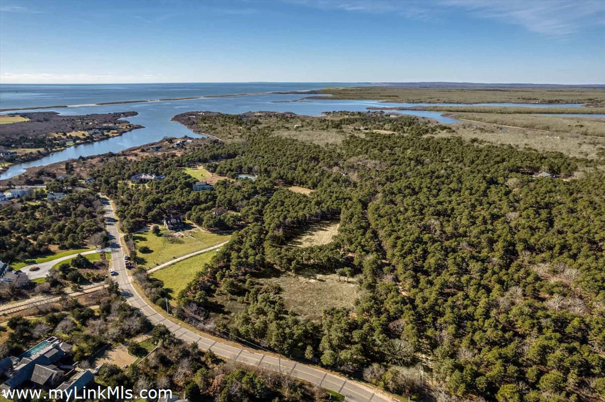 9 Turkeyland Cove Road Edgartown, MA 02539 - Photo 2 of 7 Gallery Image 2