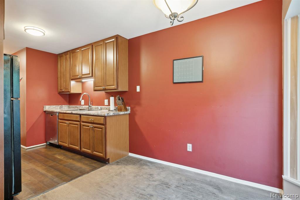 22040 Edgewater Novi, MI 48375 - Photo 21 of 44