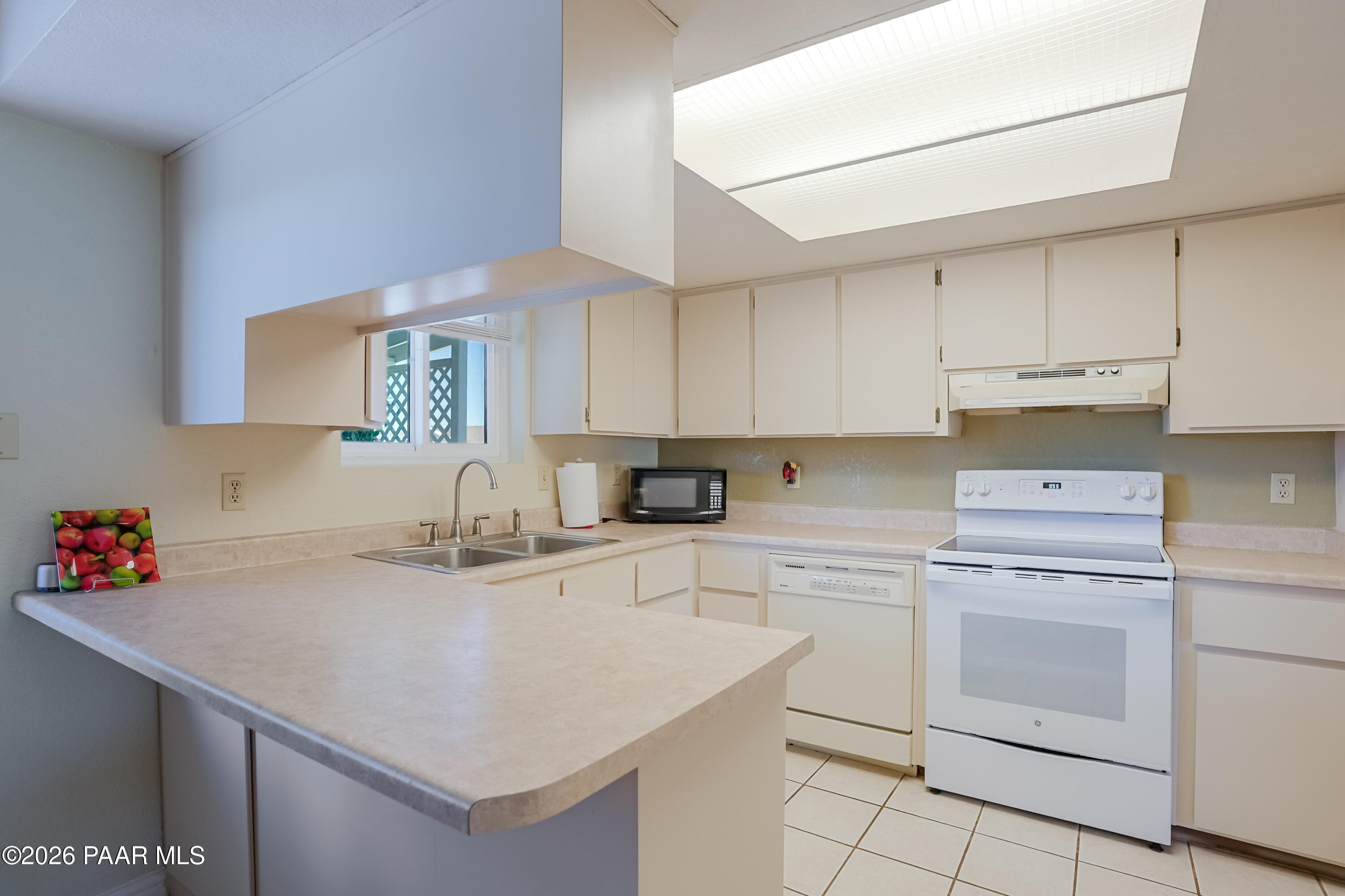 17460 East Jackrabbit Road, Unit 1 Mayer, AZ 86333 - Photo 13 of 41 Kitchen