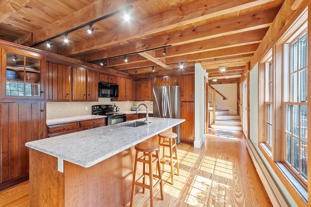 28 Foster Street Beverly, MA 01915 - Photo 13 of 41