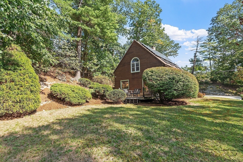 28 Foster Street Beverly, MA 01915 - Photo 7 of 41