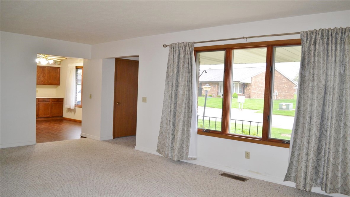 1031 Armsgate Road Springfield, OH 45503 - Photo 5 of 30