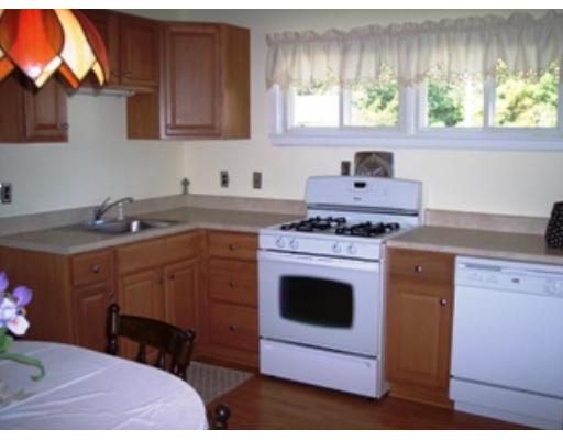 20 Hardwick Road Natick, MA 01760 - Photo 3 of 10 Gallery Image 3