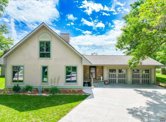 $415,000 | 300 Durink Street, St. Marys, KS 66536