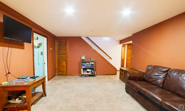 $415,000 | 300 Durink Street, St. Marys, KS 66536