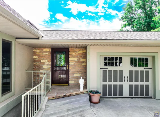 $415,000 | 300 Durink Street, St. Marys, KS 66536