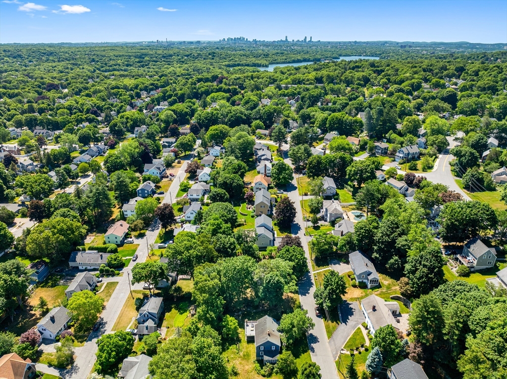38 Robinhood Road Winchester, MA 01890 - Photo 32 of 32