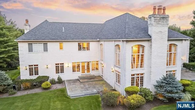 $5,900,000 | 51 Chestnut Ridge Road, Saddle River, NJ 07458