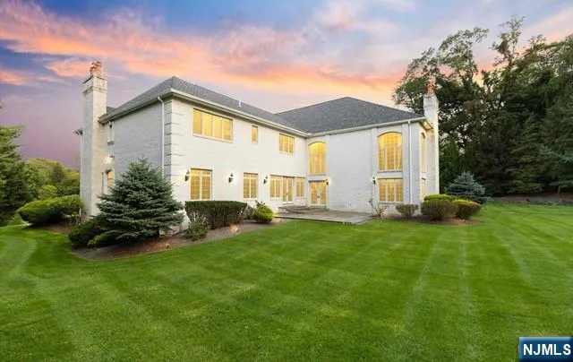 $5,900,000 | 51 Chestnut Ridge Road, Saddle River, NJ 07458