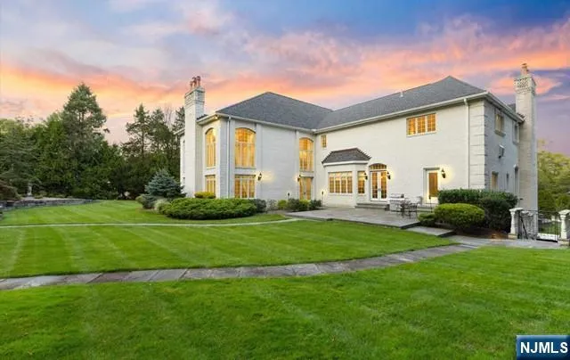 $5,900,000 | 51 Chestnut Ridge Road, Saddle River, NJ 07458