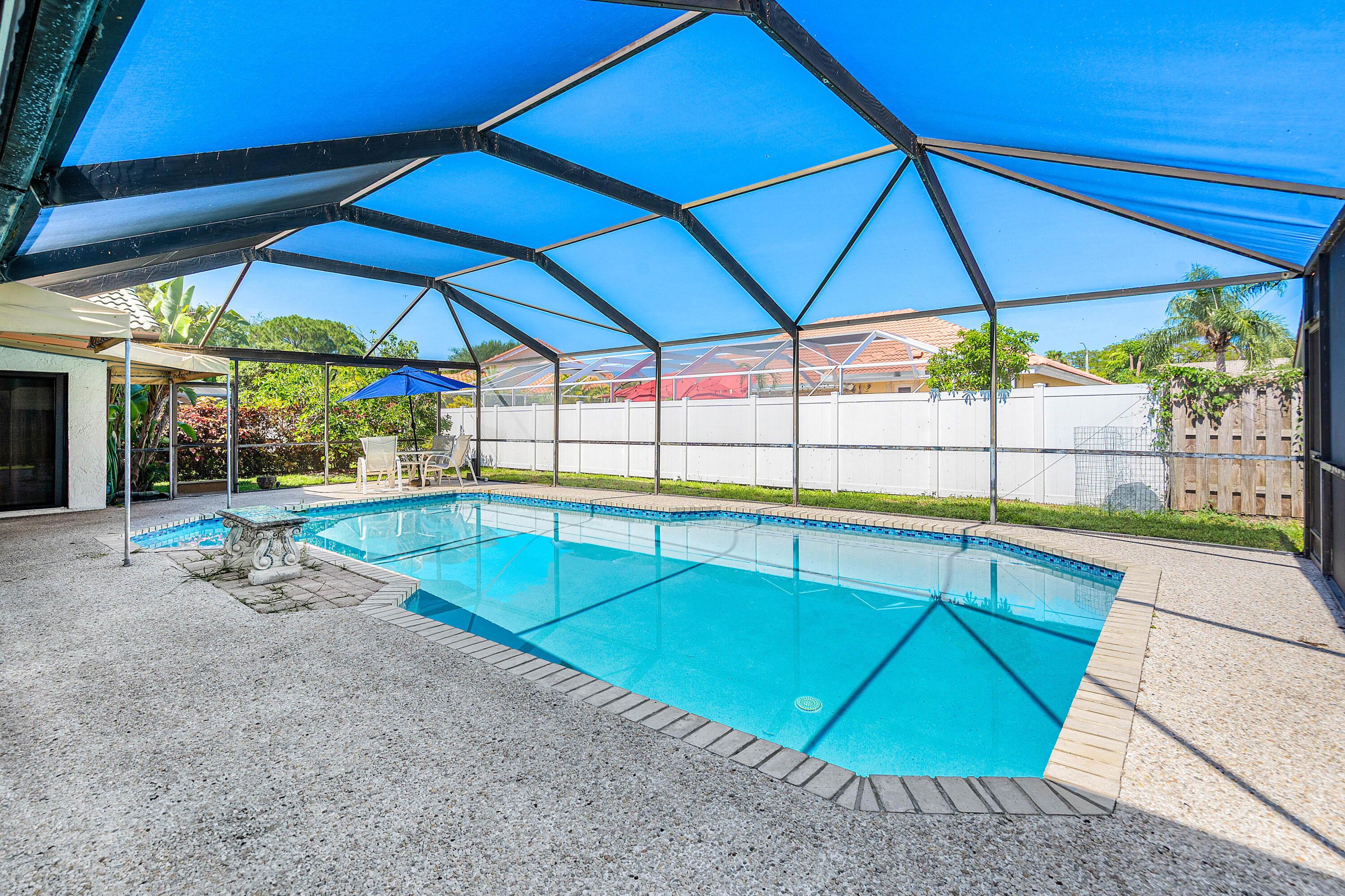 21212 Escondido Way Boca Raton, FL 33433 - Photo 20 of 48 a view of indoor pool and sitting area