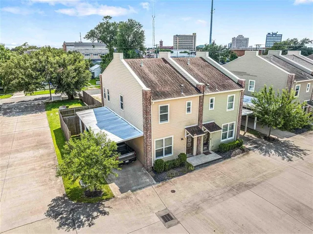 $224,000 | 515 Division Street, Unit 16, Lake Charles, LA 70601