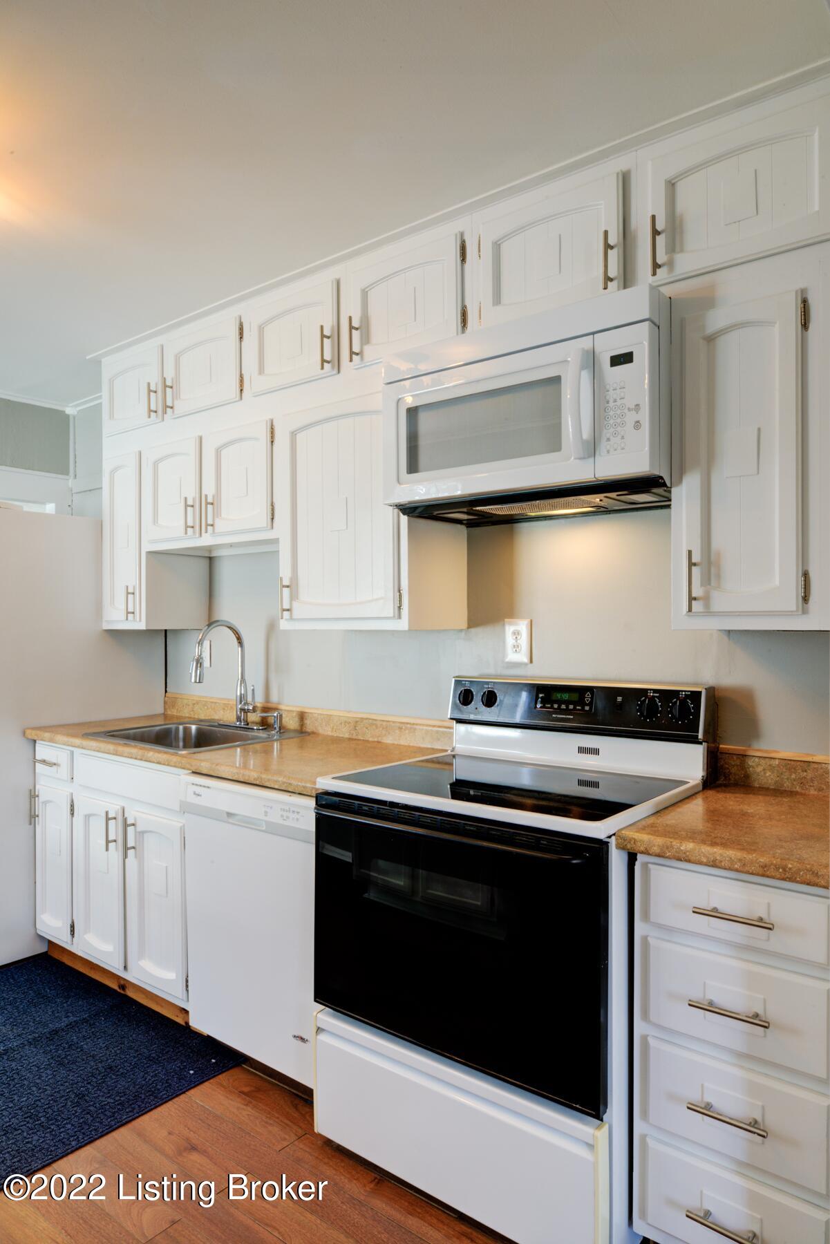 207 Redding Road Louisville, KY 40218 - Photo 14 of 31 Kitchen
